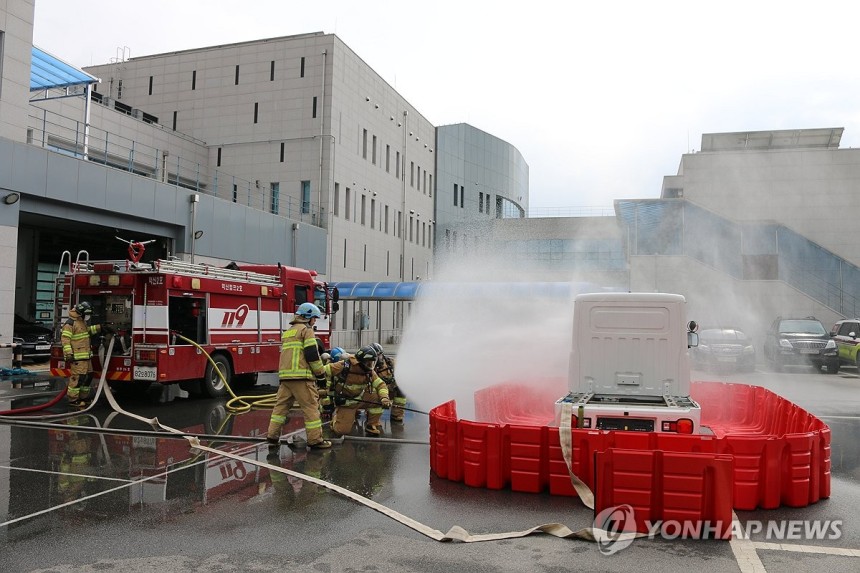 소방서 전기차 화재 대응 훈련
[연합뉴스 자료사진]