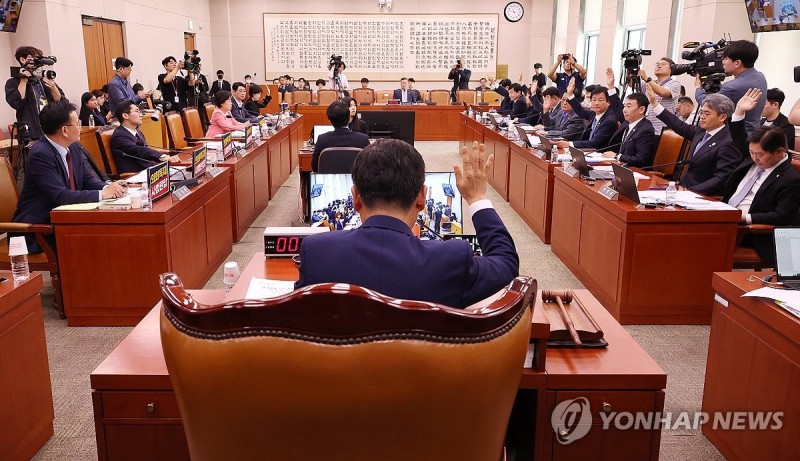 대통령 공약 '<b>대법관 증원법</b>' 법사소위 <b>통과</b>…16명 늘려 30명