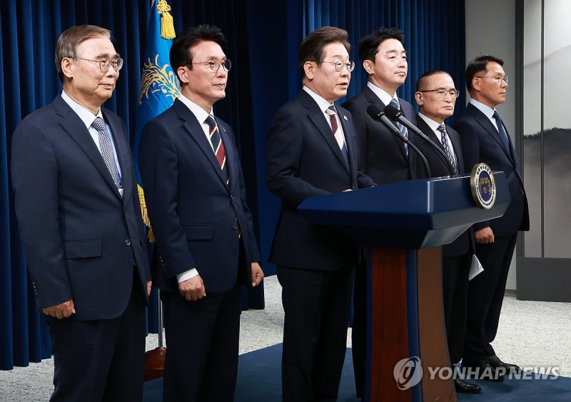 李대통령, 초대 총리로 김민석 지명…<b>국정원장 후보</b>자 <b>이종석</b>
