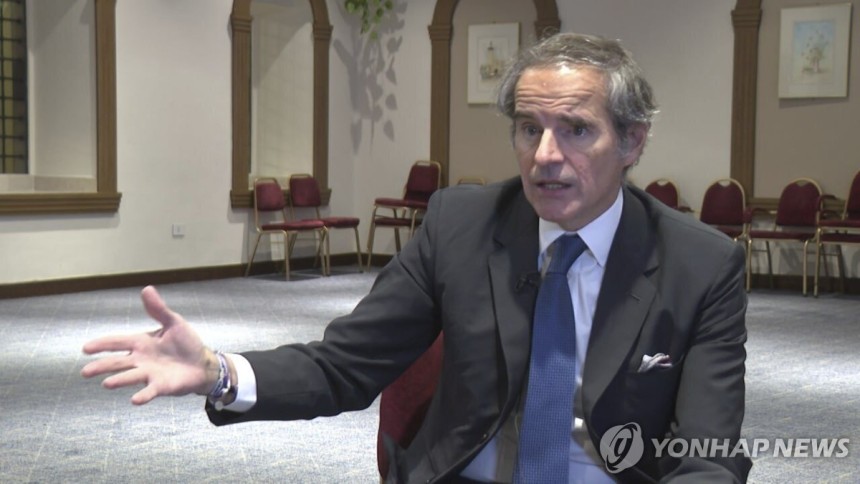 라파엘 그로시 IAEA 사무총장
(다마스쿠스 AP=연합뉴스) 4일(현지시간) 시리아 방문 중에 인터뷰하는 라파엘 그로시 IAEA 사무총장. 2025.6.5 photo@yna.co.kr