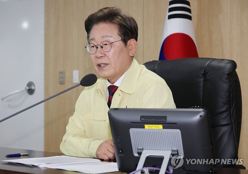 이재명 대통령, 안전치안점검회의 발언
(서울=연합뉴스) 한상균 기자 = 이재명 대통령이 5일 서울 용산 대통령실에서 안전치안점검회의를 하며 발언하고 있다. 2025.6.5 xyz@yna.co.kr