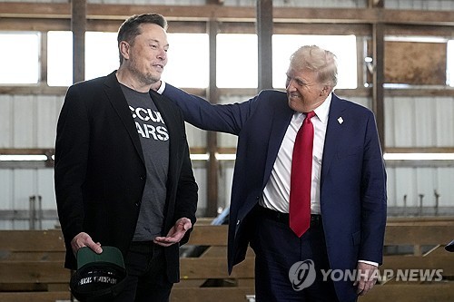 일론 머스크와 도널드 트럼프 대통령 
[AP=연합뉴스 자료사진. 재판매 및 DB금지]