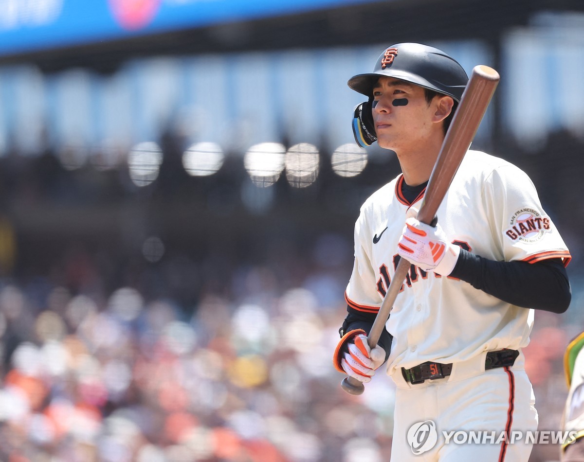 MLB <b>이정후</b>, 2타수 1안타 볼넷 2개…13일 만에 <b>3출루</b> 경기
