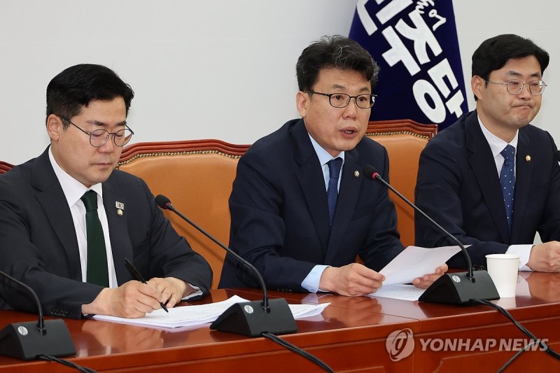 <b>진성준</b> "전국민 <b>지원금</b> 당연히 추경 카드에…재정여력이 변수"