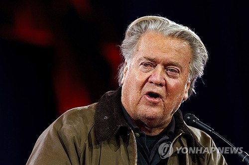 <b>트럼프</b> 책사 배넌 "<b>머스크</b> 불법체류·마약 복용 의혹 조사하라"