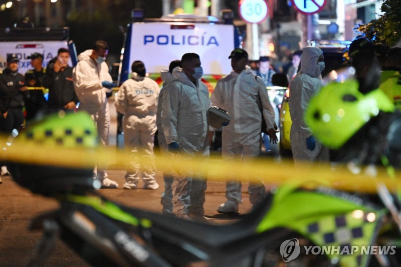 콜롬비아 보수야권 대선주자, <b>유세</b> 중 총기 <b>피격</b>…"중태"