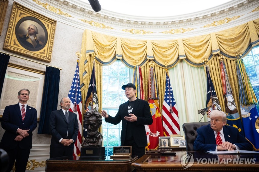 일론 머스크 테슬라 CEO와 도널드 트럼프 미국 대통령
[UPI 연합뉴스 자료사진. 재판매 및 DB 금지]