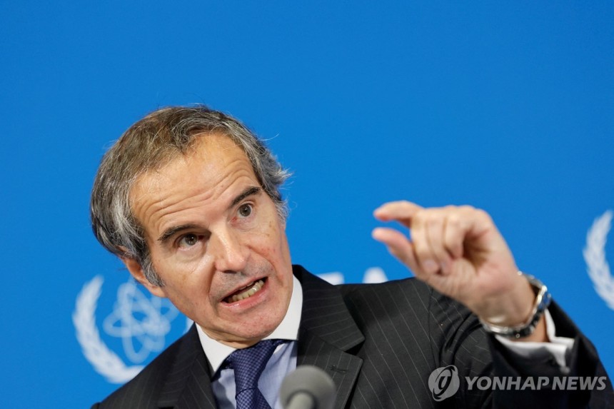그로시 IAEA 사무총장
(빈 로이터=연합뉴스) 라파엘 그로시 국제원자력기구(IAEA) 사무총장이 9일(현지시간) 오스트리아 빈에서 열린 기자회견에서 발언하고 있다. 2025.06.09 photo@yna.co.kr