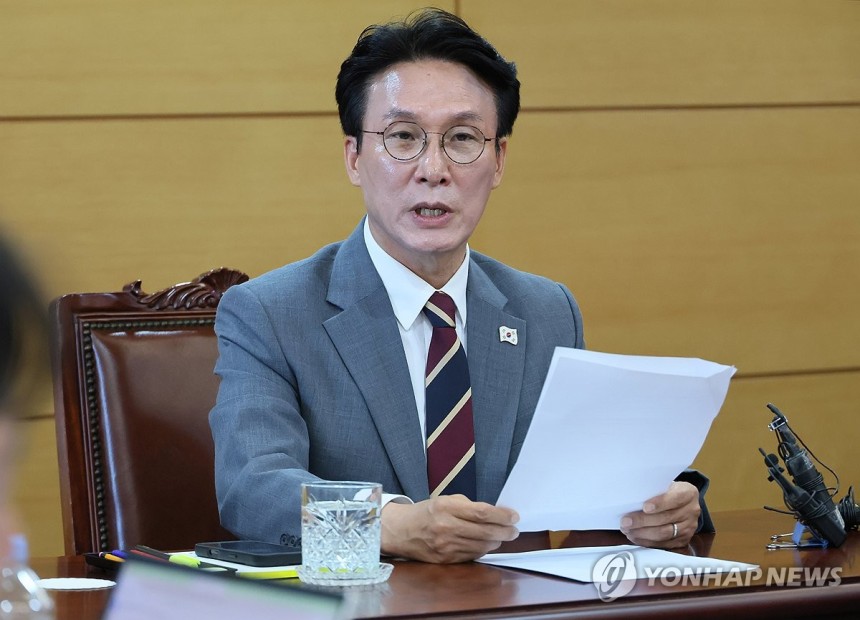 김민석 총리 후보자 기자간담회
(서울=연합뉴스) 이정훈 기자 = 김민석 국무총리 후보자가 10일 서울 종로구 통의동 청문회 준비단 사무실에서 기자간담회를 하고 있다. 2025.6.10 uwg806@yna.co.kr