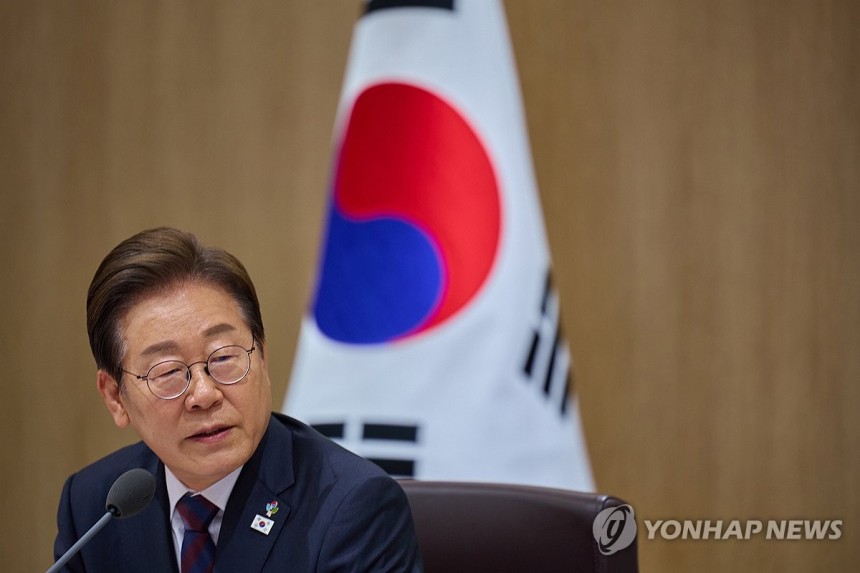 이재명 대통령, 국무회의 주재
(서울=연합뉴스) 한상균 기자 = 이재명 대통령이 10일 서울 용산 대통령실에서 국무회의를 주재하고 있다. 2025.6.10 [대통령실 제공. 재판매 및 DB 금지] photo@yna.