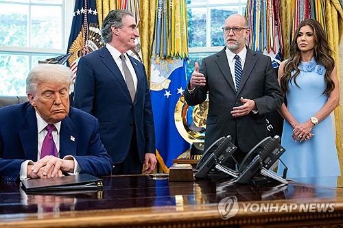 트럼프 미국 대통령(맨 왼쪽)
[워싱턴 AFP=연합뉴스 재판매 및 DB금지]
