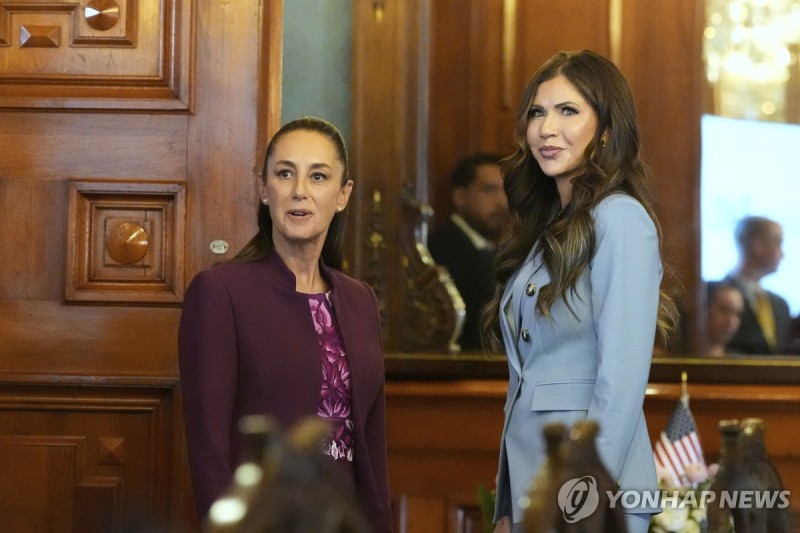 美 장관·<b>멕시코</b> 대통령 공방…"폭력<b>시위</b> 부추겨" vs "사실아냐"