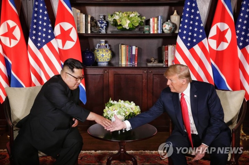 美 북한전문매체 "北, 김정은에 보낼 <b>트럼프 친서</b> 수령 <b>거부</b>"(종합)