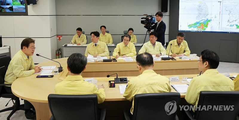 <b>이재명 대통령</b>, 장마 대비 <b>현장 점검</b>