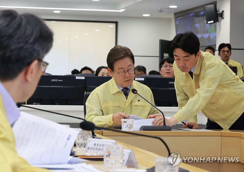 <b>이재명 대통령</b>, 장마 대비 <b>현장 점검</b>