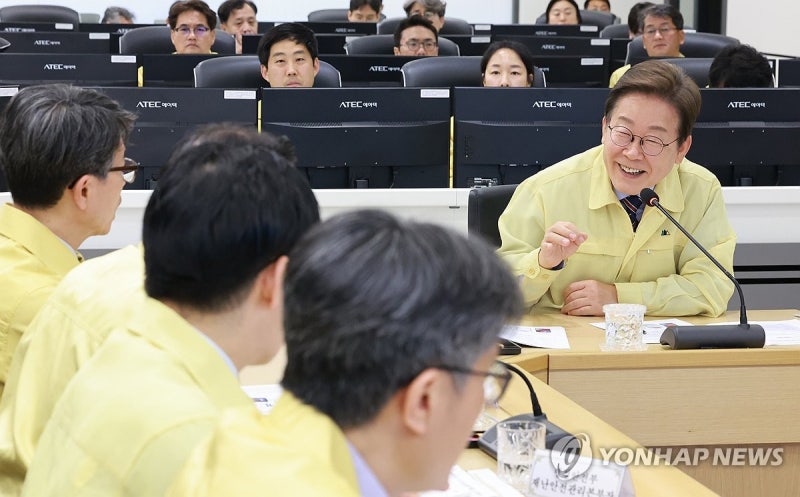 <b>이재명 대통령</b>, 장마 대비 <b>현장 점검</b>