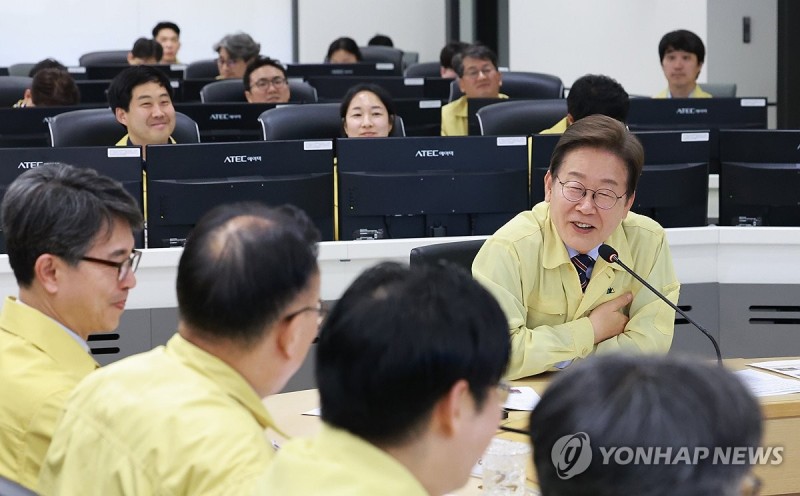 <b>이재명 대통령</b>, 장마 대비 <b>현장 점검</b>