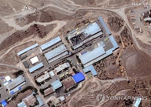 막사가 촬영한 혁명수비대 가디르 기지 모습. 검게 그을린 부분이 폭격맞은 자리
[로이터 연합뉴스 자료사진. 재판매 및 DB 금지]