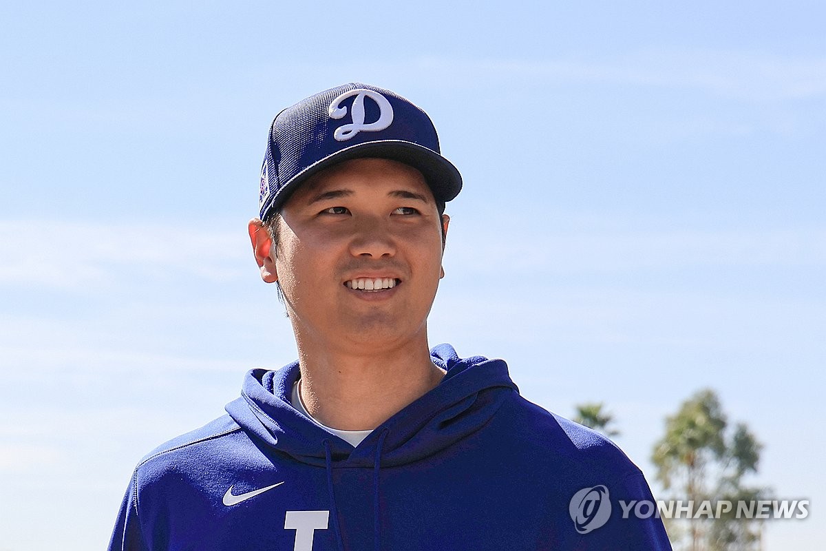 <b>오타니</b>, <b>투수 복귀</b> 눈앞…감독은 "훈련용 총알, 실전서 쓸 수도"