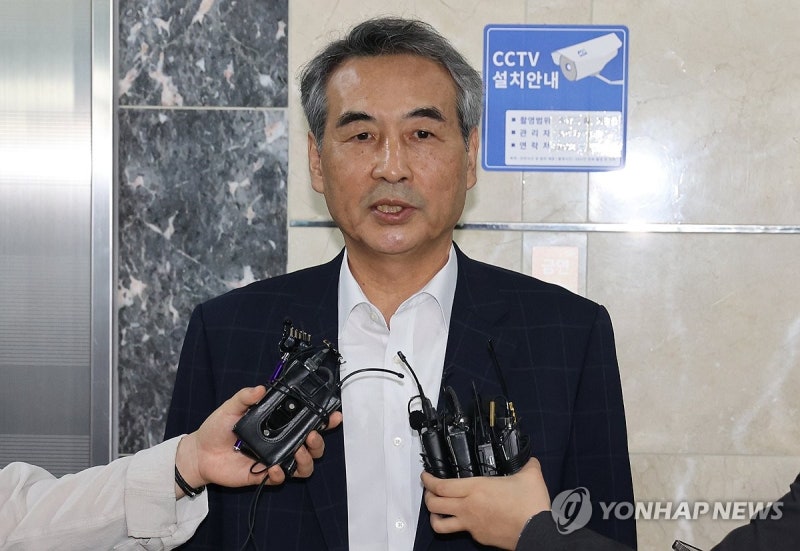 민중기 <b>김건희 특검</b>, <b>대통령실</b>에 특별검사보 후보자 8명 <b>추천</b>