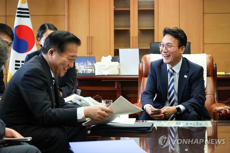 <b>김민석</b> "일본은 중요한 <b>협력</b> 파트너…<b>한일협력</b> 지평 확대 기대"