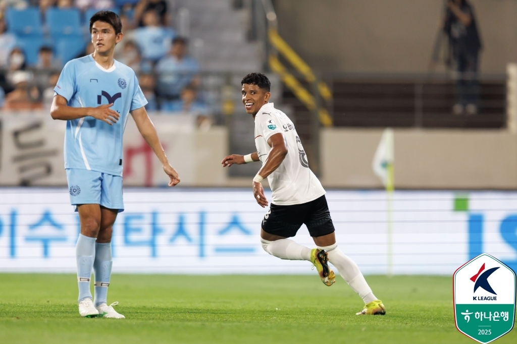 '0-2→3-2' 전북, 수원FC에 짜릿한 역전승…4연승·15<b>경기</b> 무패