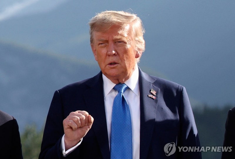 마이웨이하다 조기귀국 <b>트럼프</b>…'전쟁·관세논의 뒷전' G7 파행(종합)