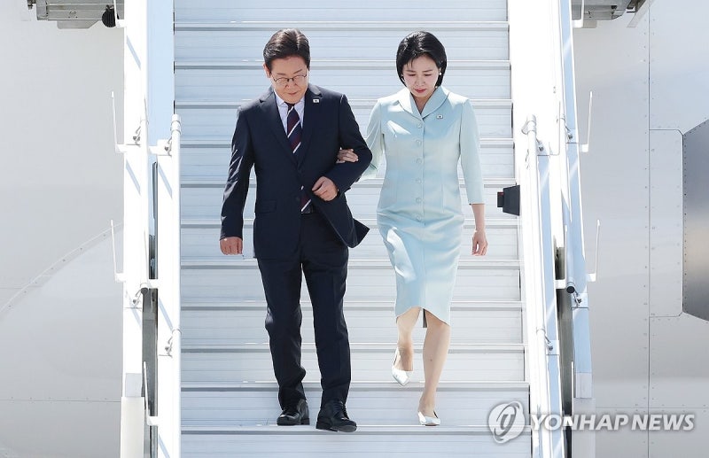 <b>이재명</b> 대통령, <b>G7</b> 정상회의 <b>캐나다</b> 도착