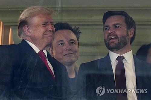 미국 트럼프 대통령과 밴스 부통령(오른쪽)
[AP 연합뉴스 자료사진 재판매 및 DB금지]