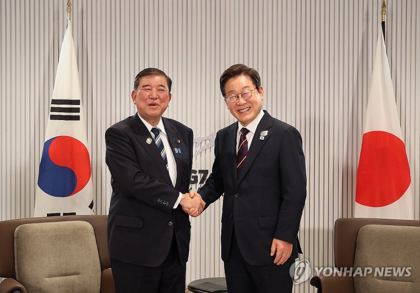 이재명 대통령, 한일 정상회담
(캐내내스키스[캐나다]=연합뉴스) 홍해인 기자 = 이재명 대통령과 이시바 시게루 일본 총리가 17일(현지시간) 캐나다 앨버타주 캐내내스키스 주요 7개국(G7) 정상회의장에서 열린 한일 