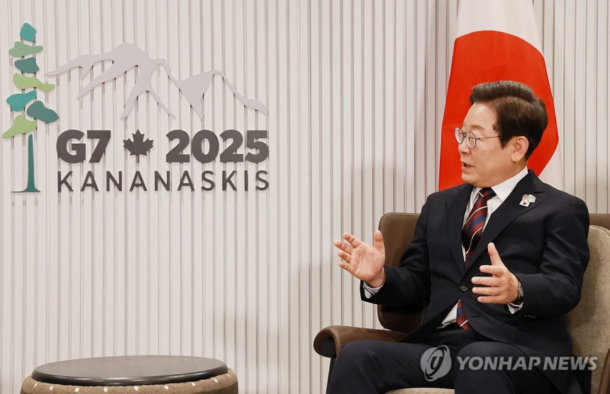 이재명 대통령, G7 계기 이시바 일본 총리와 정상회담 발언
(캐내내스키스[캐나다]=연합뉴스) 홍해인 기자 = 이재명 대통령이 17일(현지시간) 캐나다 앨버타주 캐내내스키스 주요 7개국(G7) 정상회의장에서 이시바 