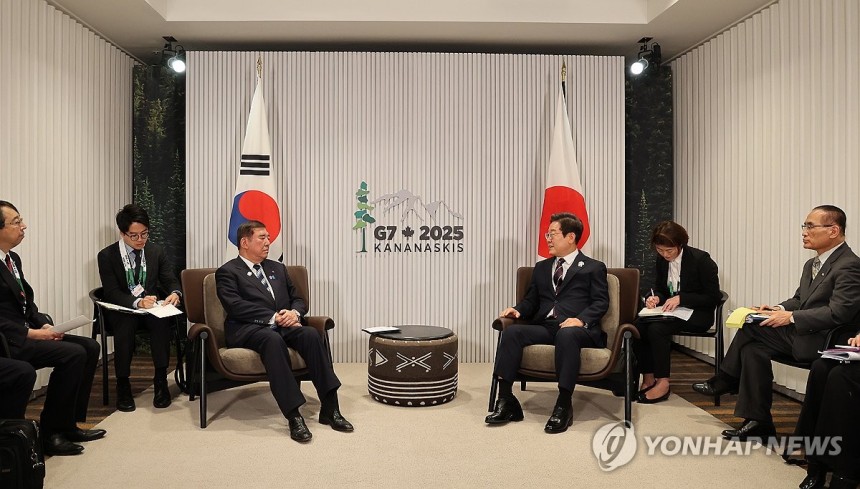 이재명 대통령, G7 계기 한일 정상회담
(캐내내스키스[캐나다]=연합뉴스) 홍해인 기자 = 이재명 대통령이 17일(현지시간) 캐나다 앨버타주 캐내내스키스 주요 7개국(G7) 정상회의장에서 이시바 시게루 일본 총리와 