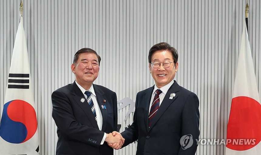 이재명 대통령, 이시바 일 총리와 한일 정상회담
(캐내내스키스[캐나다]=연합뉴스) 홍해인 기자 = 이재명 대통령이 17일(현지시간) 캐나다 앨버타주 캐내내스키스 주요 7개국(G7) 정상회의장에서 열린 한일 정상회담에