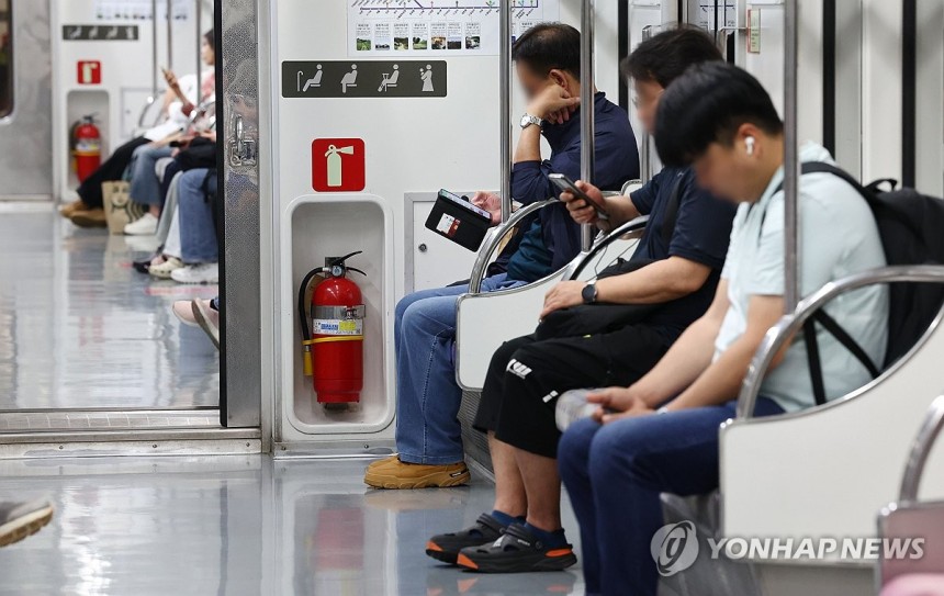 서울지하철
[연합뉴스 자료사진]