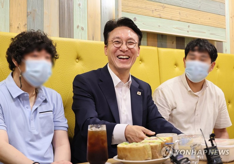 <b>김민석</b> 총리 후보자, <b>발달장애인 일자리</b> 현장 간담회