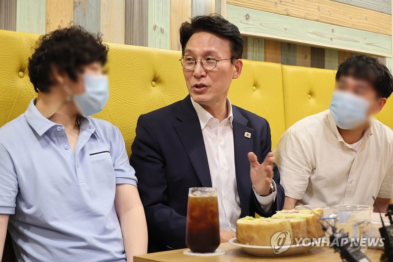 <b>김민석</b> 총리 후보자, <b>발달장애인 일자리</b> 현장 간담회