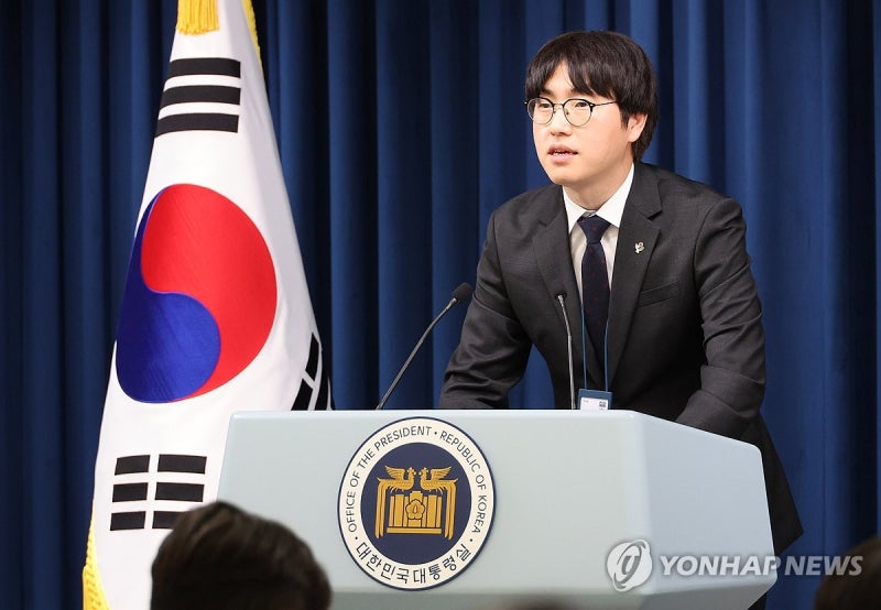 <b>하정우 AI</b>미래기획<b>수석</b>, 이공계특별법 <b>브리핑</b>