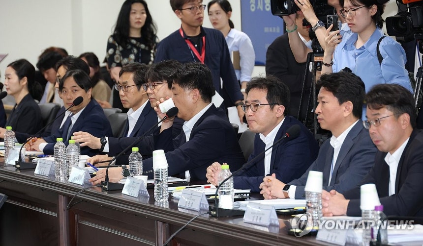 국정기획위 업무보고 참석한 대검찰청
(서울=연합뉴스) 최재구 기자 = 20일 서울 종로구 국정기획위원회에서 열린 정치행정분과 검찰청 업무보고에 대검찰청 관계자들이 참석해 있다. 2025.6.20 [공동취재] jjae