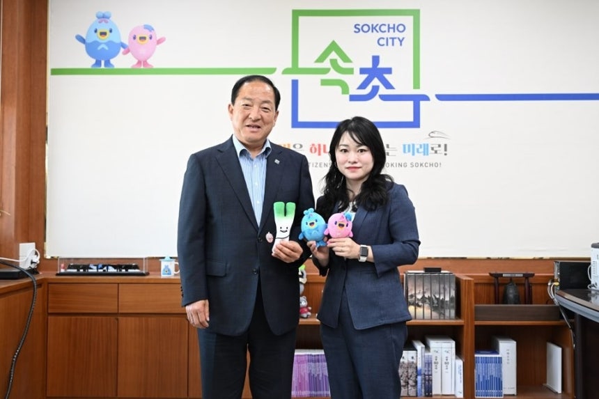 이병선 속초시장(왼쪽)과 다나카 쇼코 씨
[본인 제공]