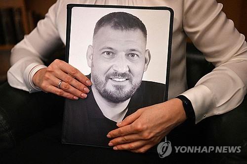 석방된 벨라루스 야당 정치범 샤르헤이 치하노우스키 사진
[AFP 연합뉴스 자료사진. 재판매 및 DB 금지]