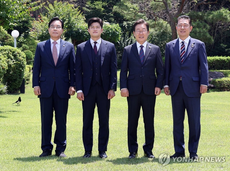 <b>이재명</b> 대통령, <b>여야지도부 회동</b>