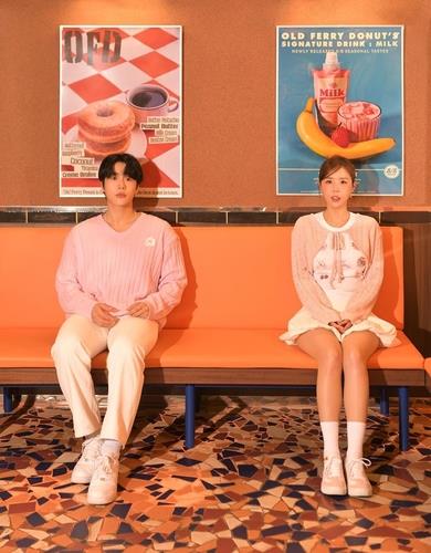 내년 결혼하는 코요태 신지(우)와 가수 문원(좌)
[제이지스타 제공. 재판매 및 DB 금지]