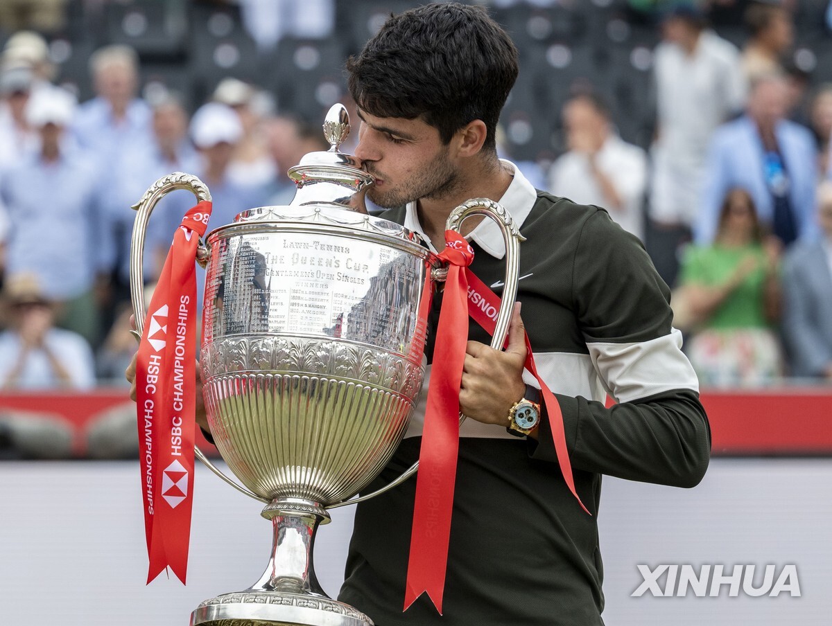 남자 테니스 2위 <b>알카라스</b>, ATP 퀸스클럽 챔피언십 우승