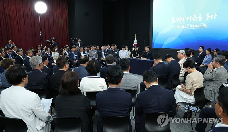 광주·전남 <b>타운홀미팅</b> 갖는 <b>이재명 대통령</b>