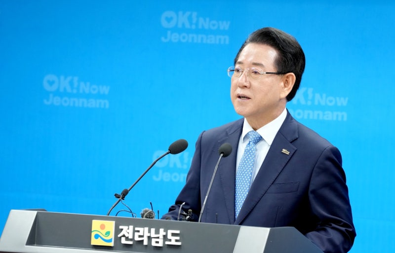 <b>김영록</b> 전남지사 '<b>3선</b> 도전' 공식화…내년 지방선거 쟁탈전 예고