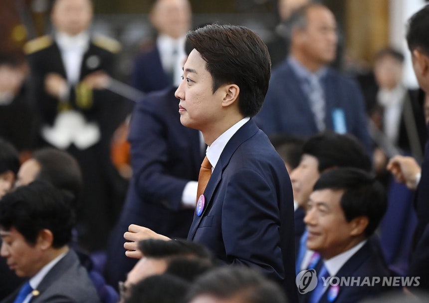 취임선서식 참석한 이준석 의원
(서울=연합뉴스) 개혁신당 이준석 의원이 지난 4일 서울 여의도 국회에서 열린 제21대 대통령 취임선서식에 참석하고 있다. 2025.6.4 [국회사진기자단] photo@yna.co.kr