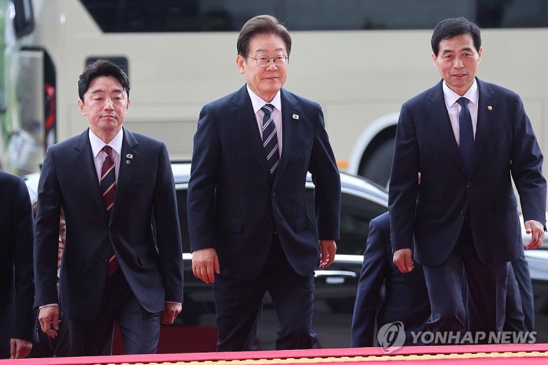李<b>대통령</b>, 취임 후 첫 국회 시정연설…<b>추경</b>안 처리 협조 당부