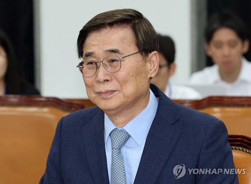 국회 정보위 출석한 <b>이종석 국정원장</b>