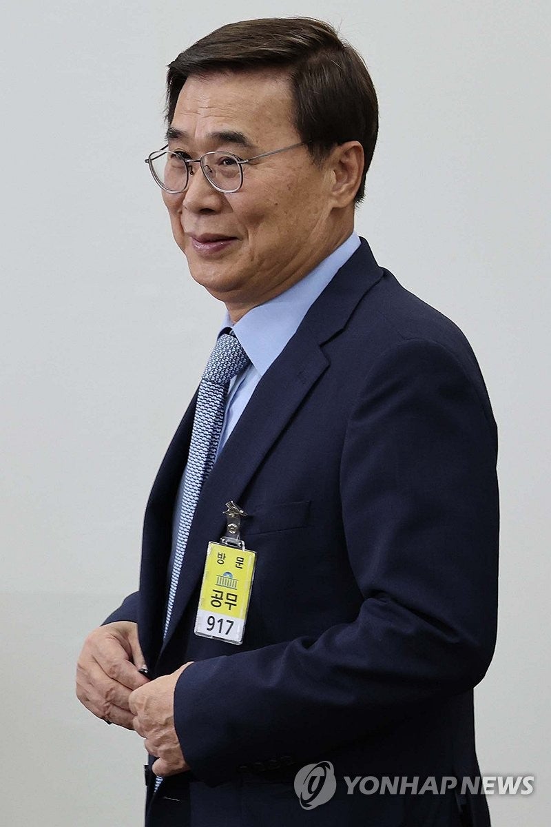 국회 정보위 출석하는 <b>이종석 국정원장</b>