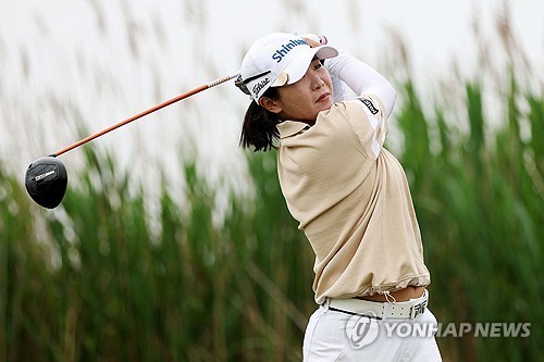 <b>임진희</b>·<b>이소미</b>, <b>LPGA</b> 2인 1조 대회 첫날 1타차 공동 2위